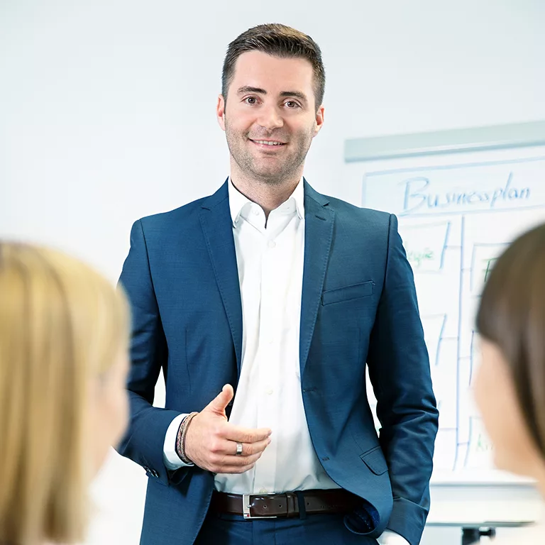 Bernhard Fink, MMA MBA